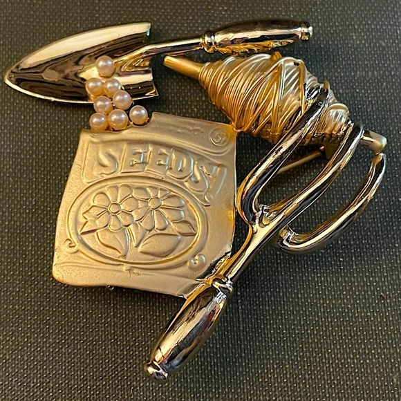 ASHLEY COOPER Vintage Gardening Tools and Dainty Pearl Seed Bead Brooch Signed - Picture 5 of 9